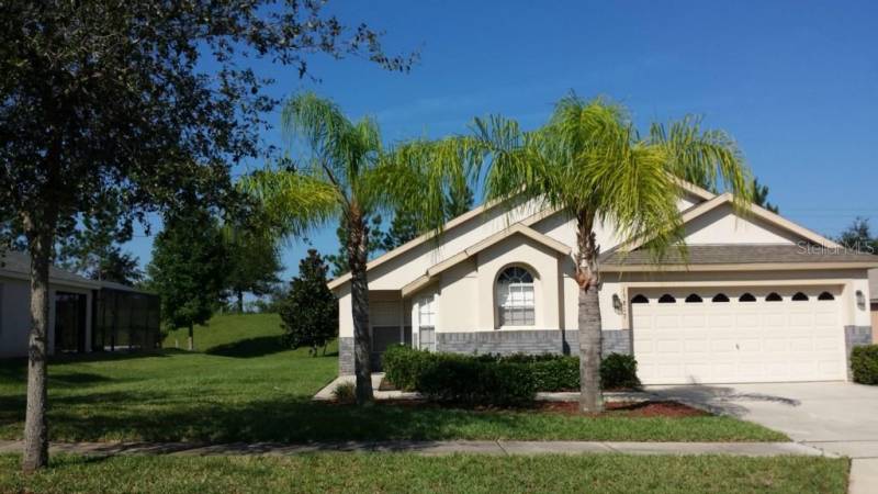 15817 ROBIN HILL LOOP, CLERMONT, Florida 34714, 4 Bedrooms Bedrooms, ,3 BathroomsBathrooms,Residential,For Sale,ROBIN HILL,76822
